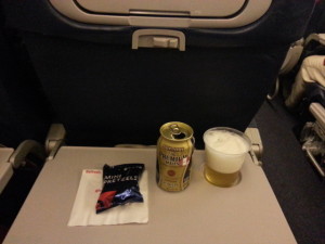 デルタ航空　東京成田　香港　エコノミー　機内食