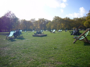 ロンドン　公園　チェア　有料