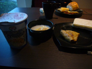 チャンギ空港　ラウンジ　食事